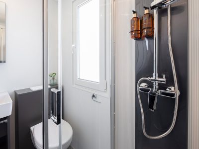 aminess-avalona-camping-resort-family-premium-holiday-home-bathroom