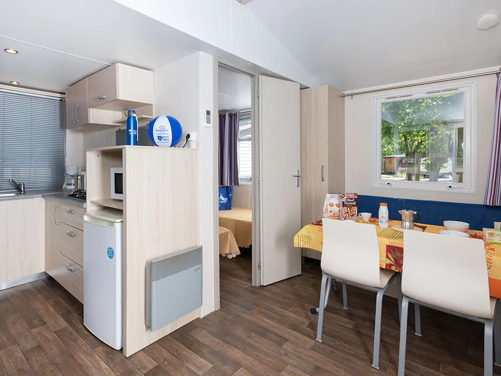 campsite-cenesatico-cottage-cesenatico-interior-kitchen-living-room