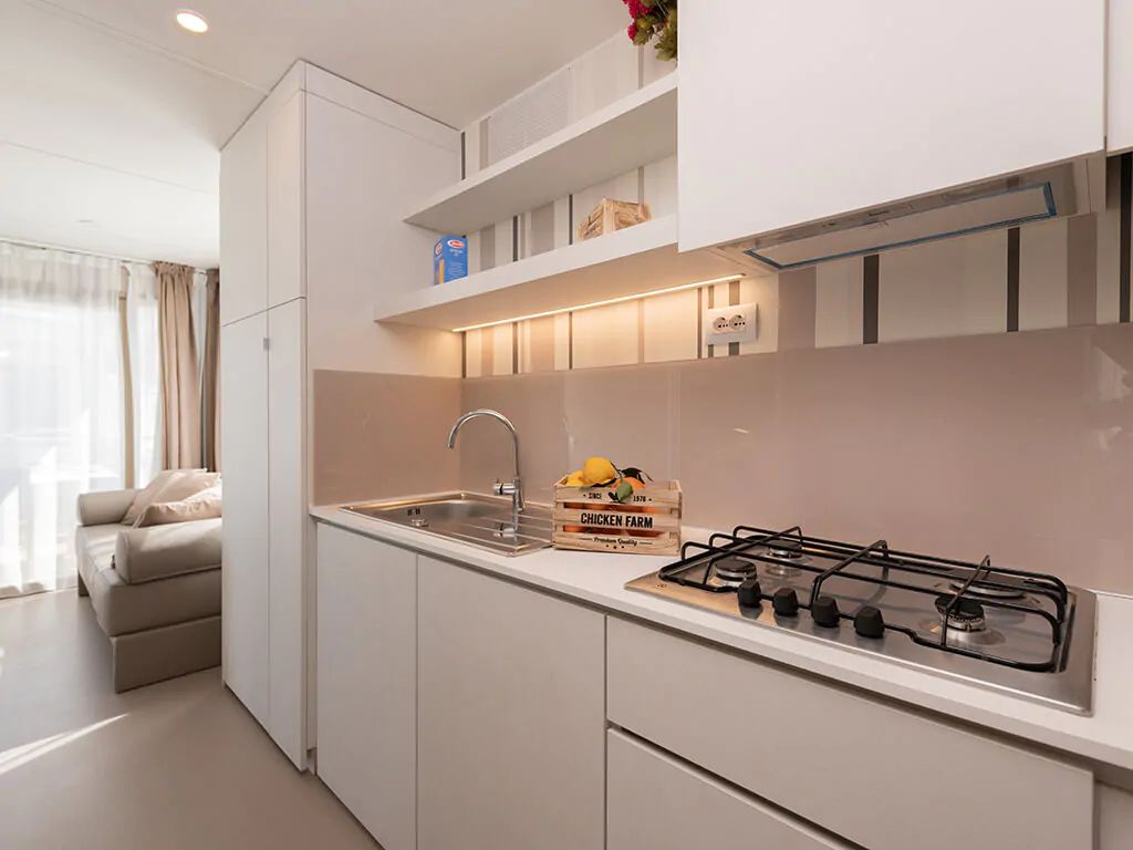 campsite-cenesatico-mobile-home-giove-interior-kitchen-living-room