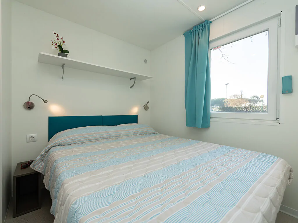 campsite-cenesatico-mobile-home-vega-interior-bedroom