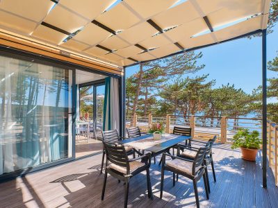 campsite-slatina-mobile-home-freedhome-slatina-terrace-dining-table-2