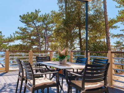 campsite-slatina-mobile-home-freedhome-slatina-terrace-dining-table-i