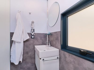 campsite-slatina-mobile-home-interior-bathroom-i