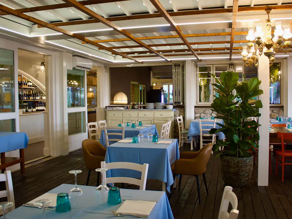 cesenatico-camping-village-restaurant-interior