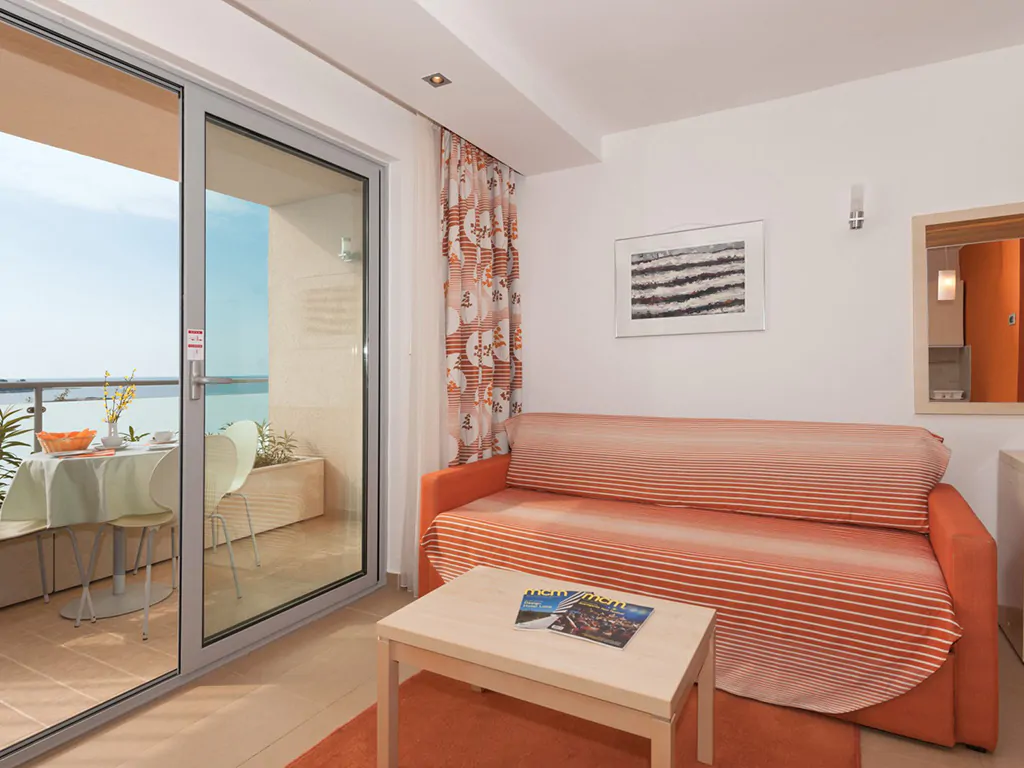 campsite-porto-sole-studio-apartment-interior-living-room