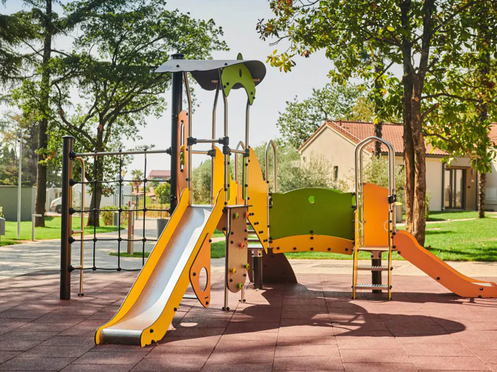 villas-park-resort-kids-playground-slides