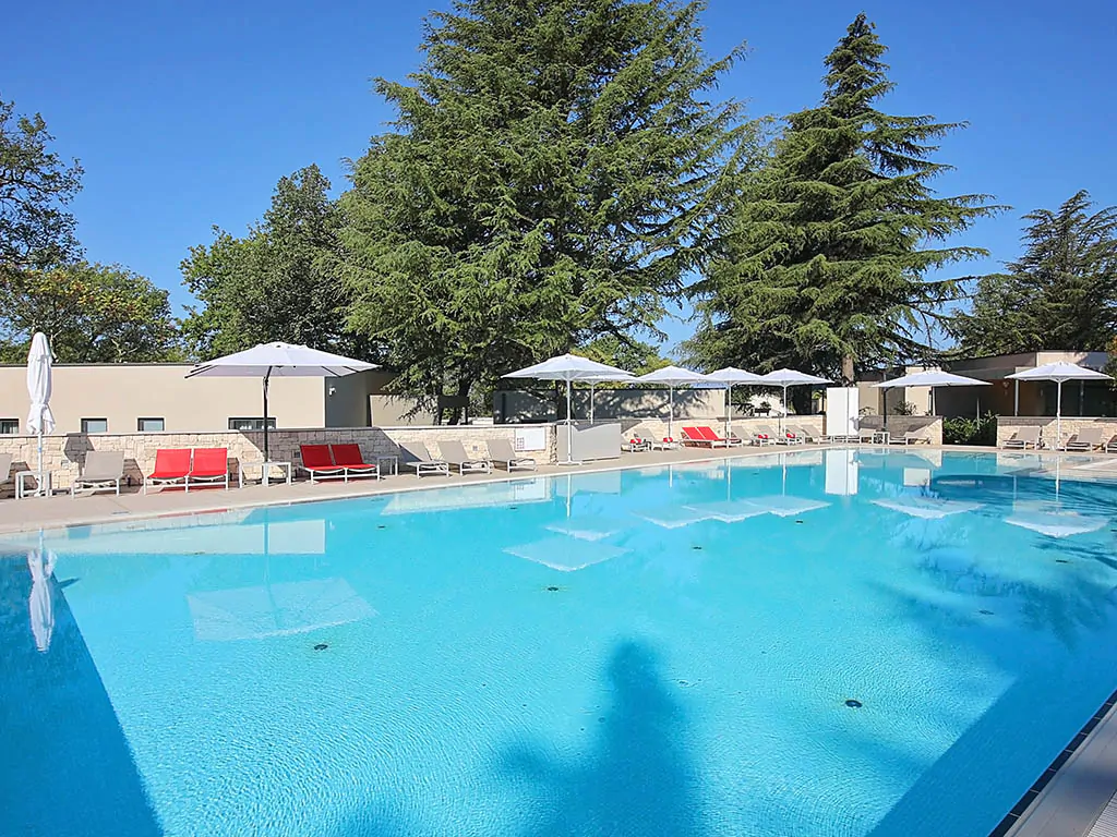 villas-park-resort-outdoor-pool