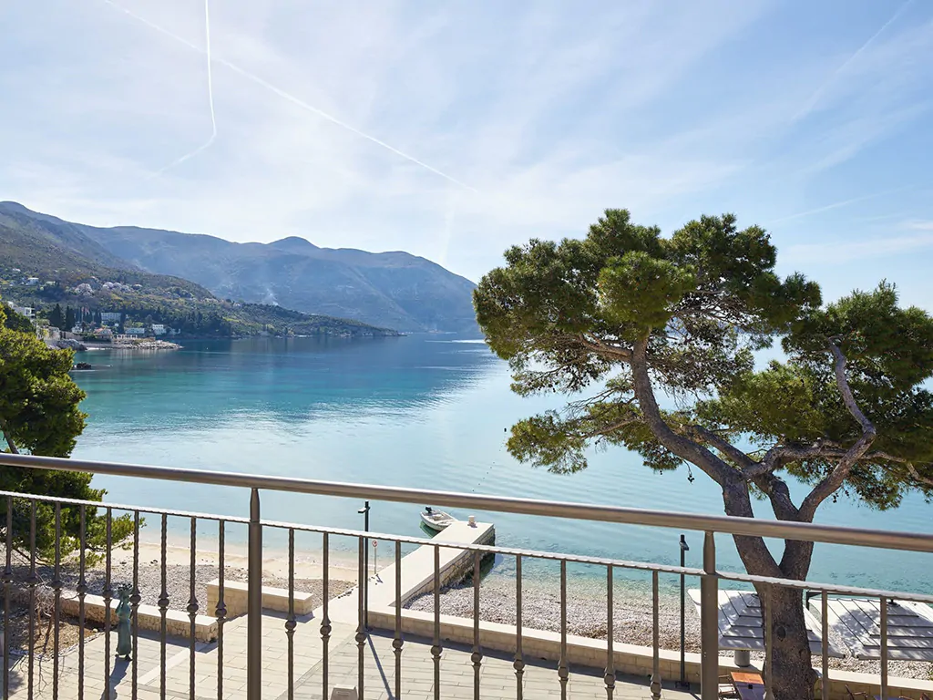 villas-srebreno-resort-premium-beachfront-apartment-for-4-sea-view-from-terrace