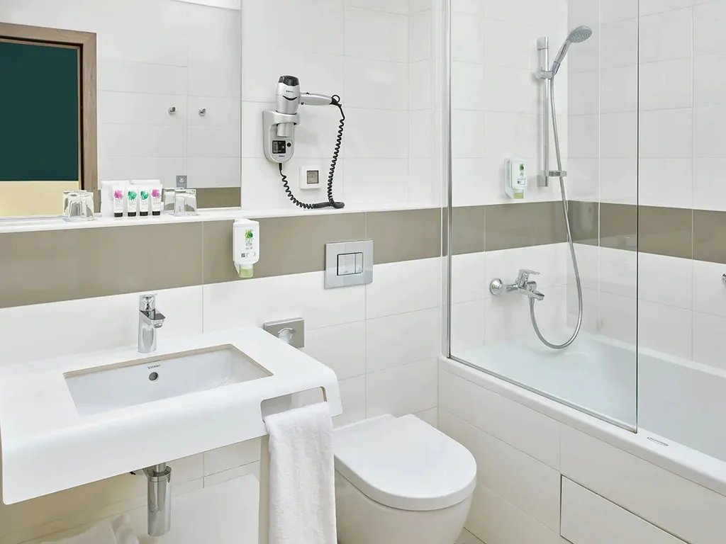 villas-srebreno-resort-standard-apartment-for-6-interior-bathroom