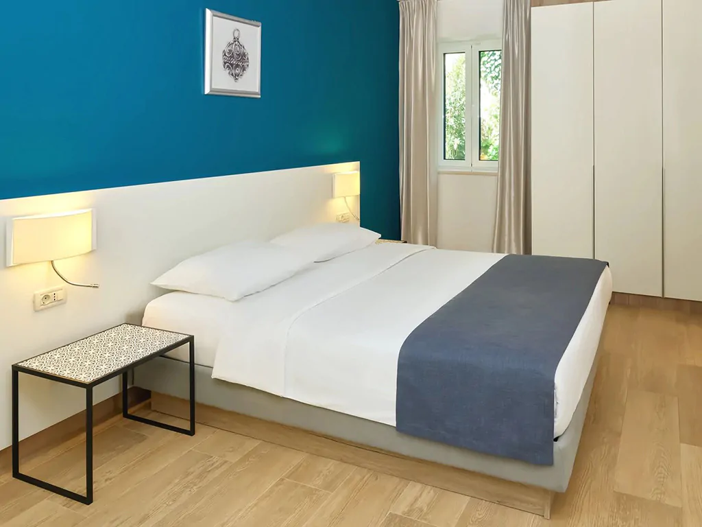 villas-srebreno-resort-standard-apartment-for-6-interior-bedroom