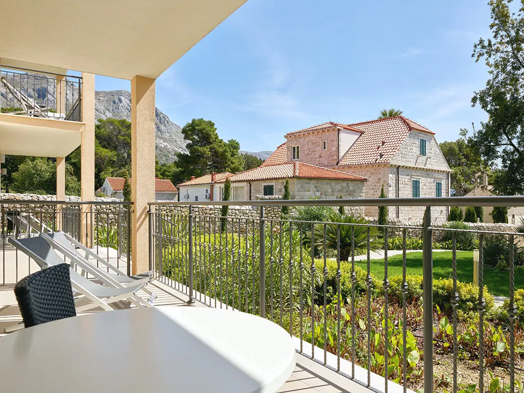 villas-srebreno-resort-standard-apartment-for-6-terrace