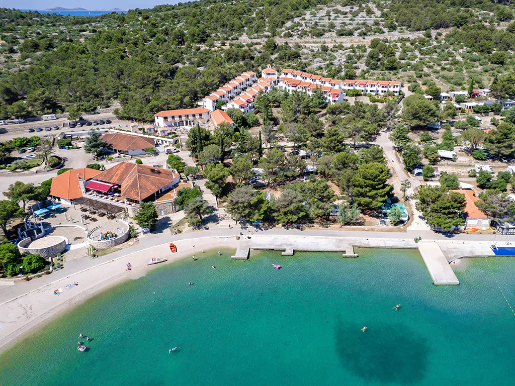 campsite-jezera-lovisca-pitch-beach-air-view-ii