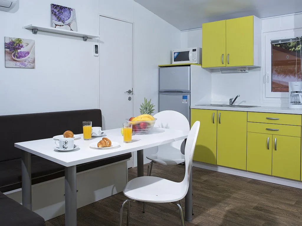 campsite-perna-mobile-home-superior-partial-seaview-living-room-kitchen