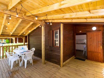 chalet-superior-dog-exterior-terrace