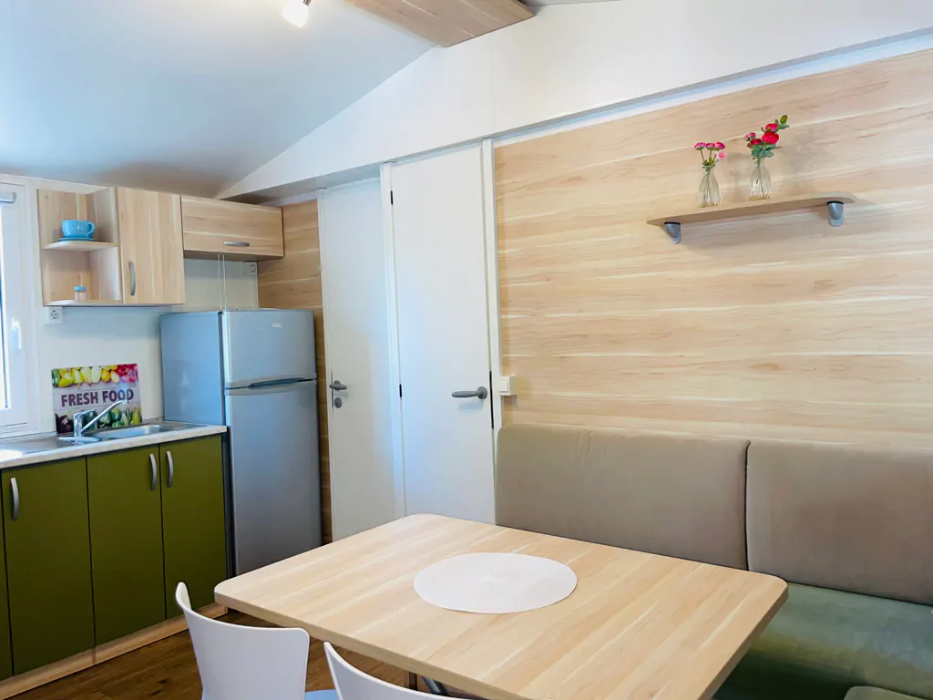 jezera-village-mobile-home-interior-dining-table