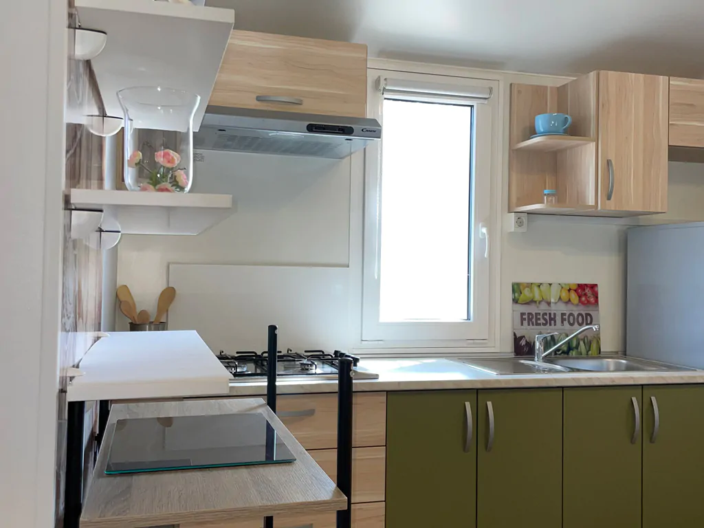 jezera-village-mobile-home-interior-kitchen-i