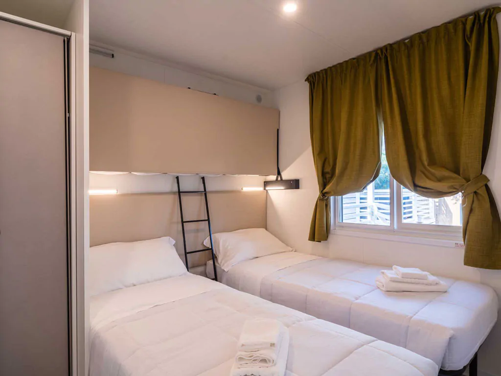 lodge-comfort-dog-interior-bedroom-2