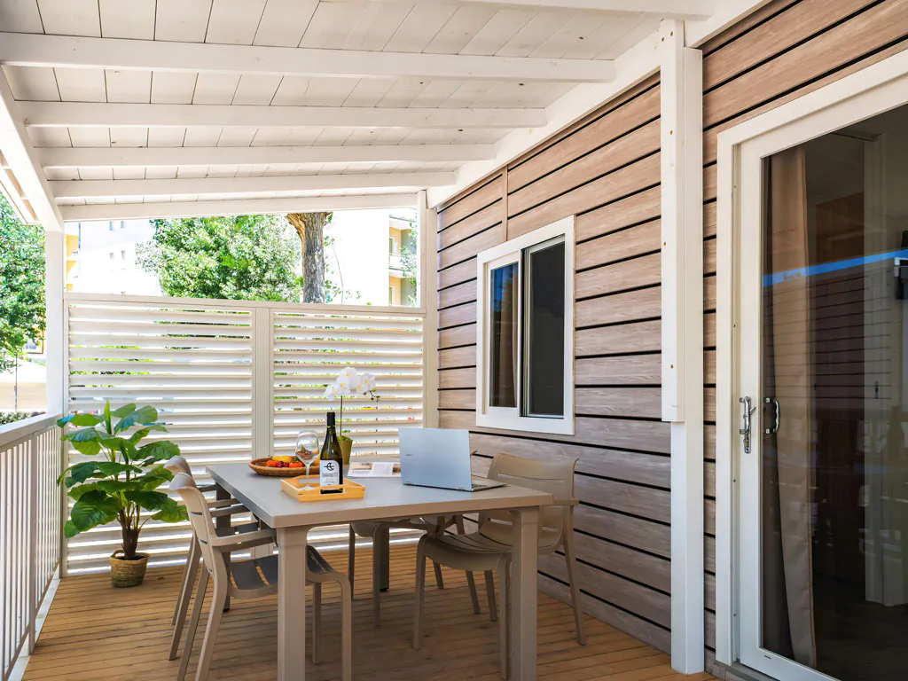 lodge-superior-exterior-terrace-4