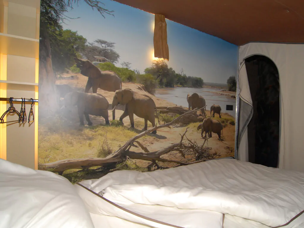 mobile-home-sunlodge-jungle-interior-bedroom-3
