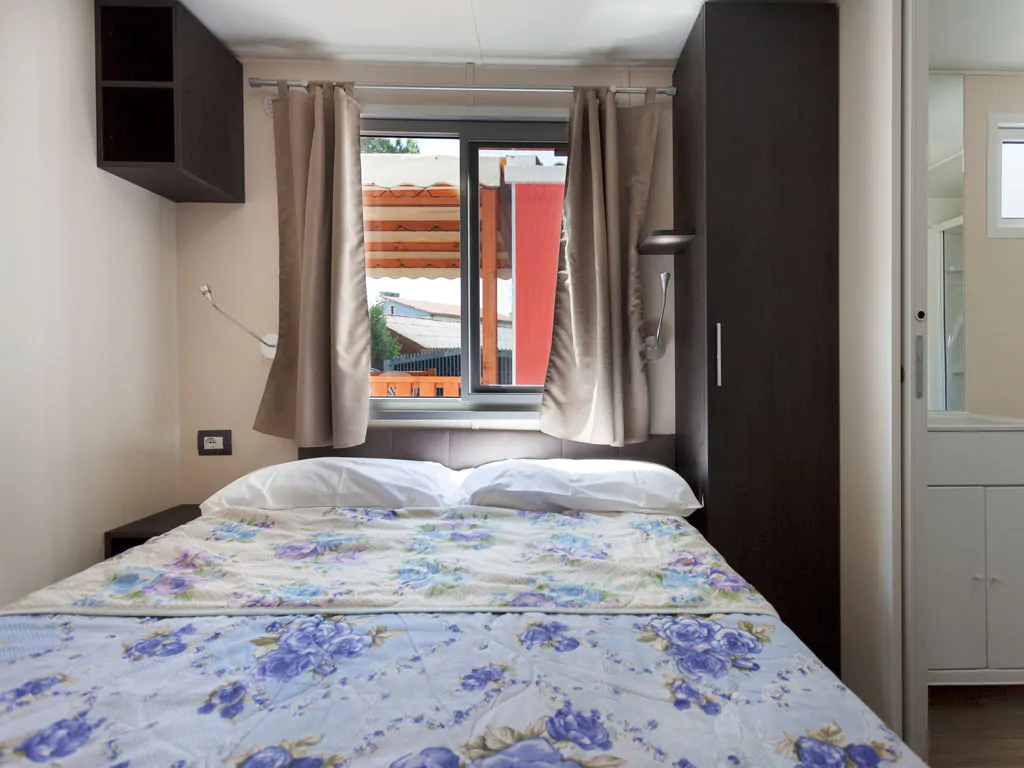 baia-relax-new-plus-interior-double-bed