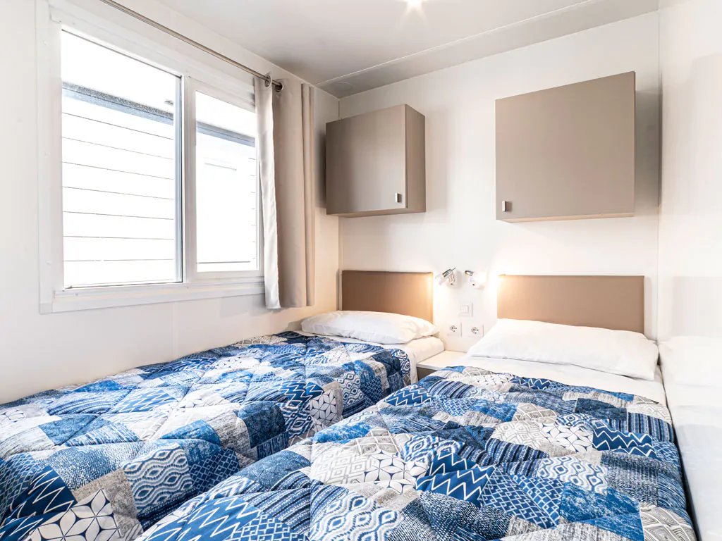 baia-revolution-plus-interior-single-beds