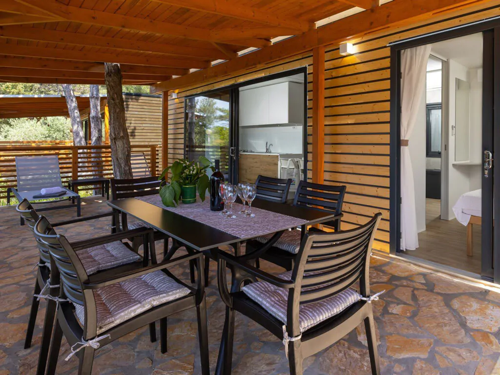 camp-slatina-exterior-terrace-ii