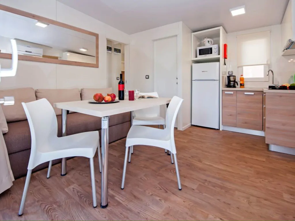 campsite-klenovica-mobile-home-family-interior-kitchen-living-room-2