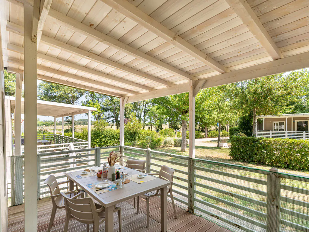 la-risacca-family-collection-lodge-comfort-premium-exterior-terrace-table-view