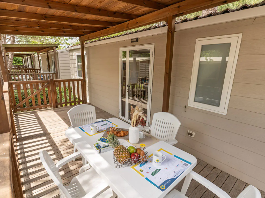 marina-family-resort-lodge-comfort-exterior-terrace
