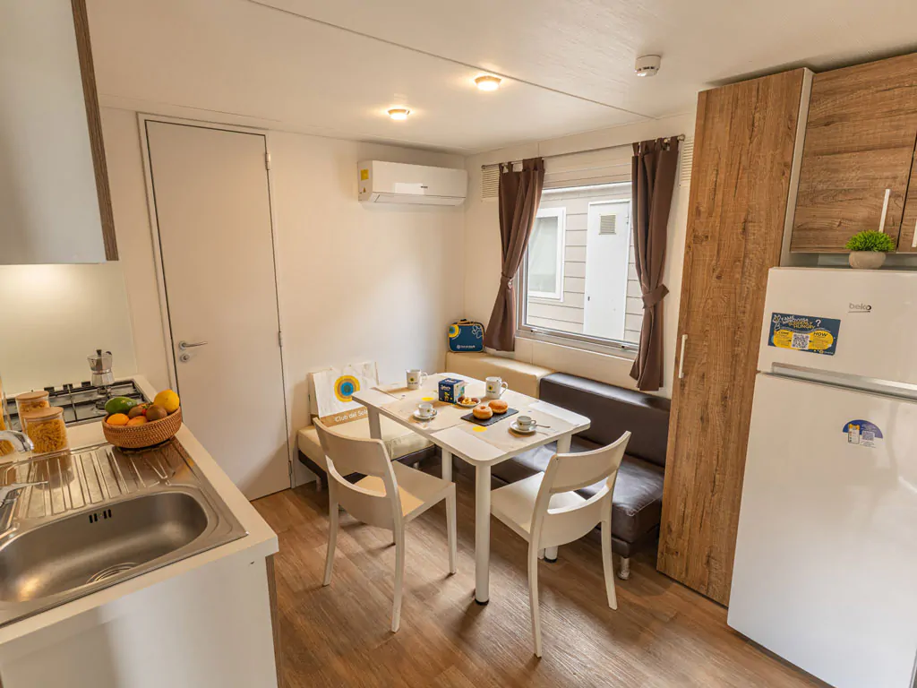 marina-family-resort-lodge-comfort-interior-kitchen-and-dining-area