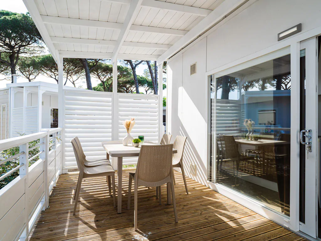 marina-family-resort-lodge-deluxe-family-exterior-terrace