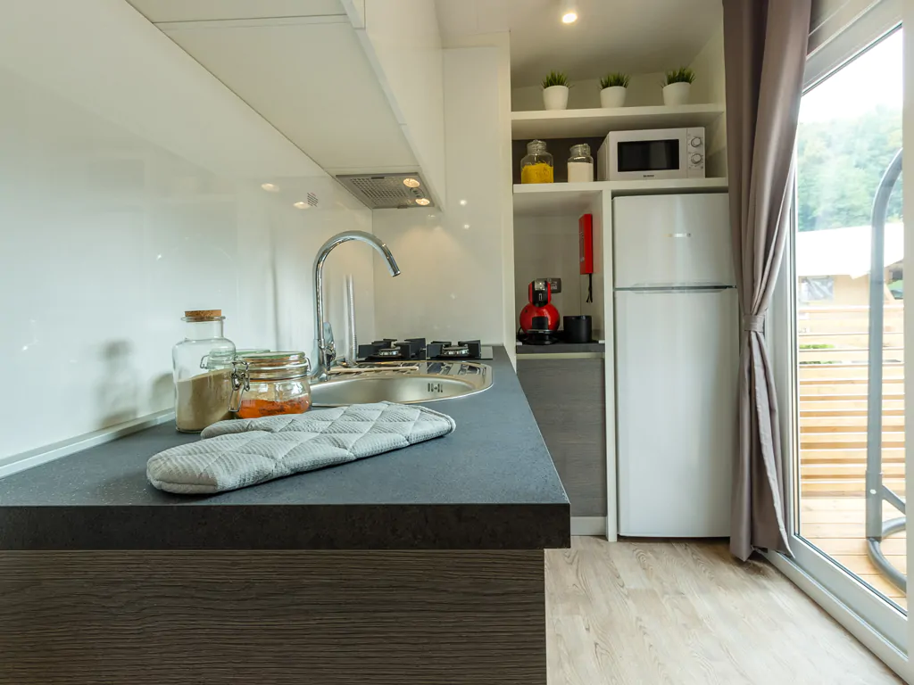 mobile-home-trend-interior-kitchen