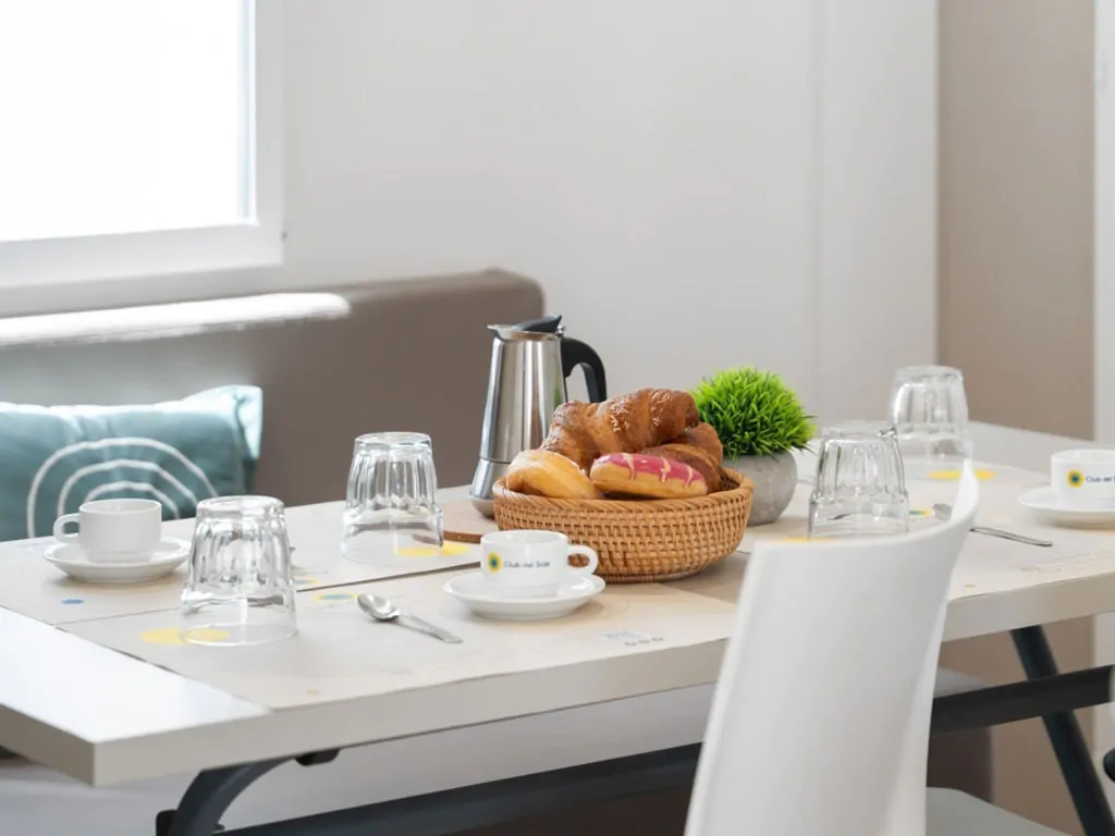 spina-family-collection-lodge-superior-interior-living-room-table-view