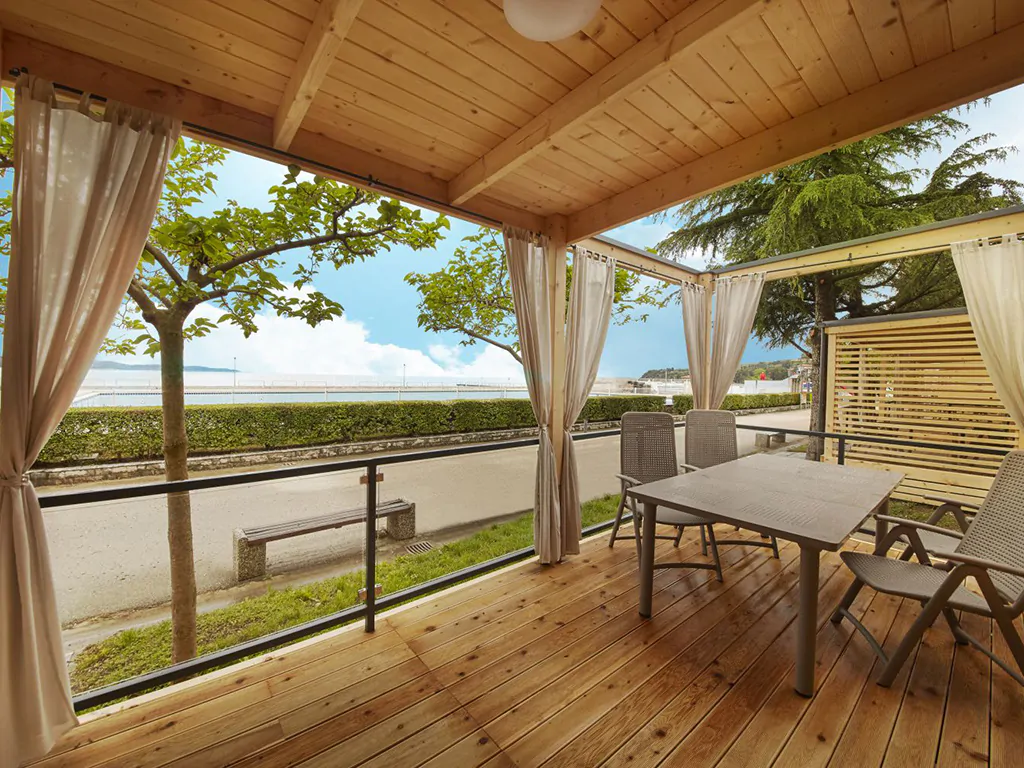 campsite-adria-ankaran-mobile-home-premium-exterior-terrace-sea-view