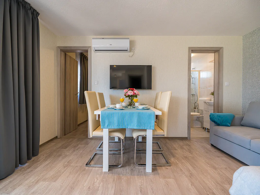campsite-tiha-silo-mobile-home-superior-sea-view-interior-living-room