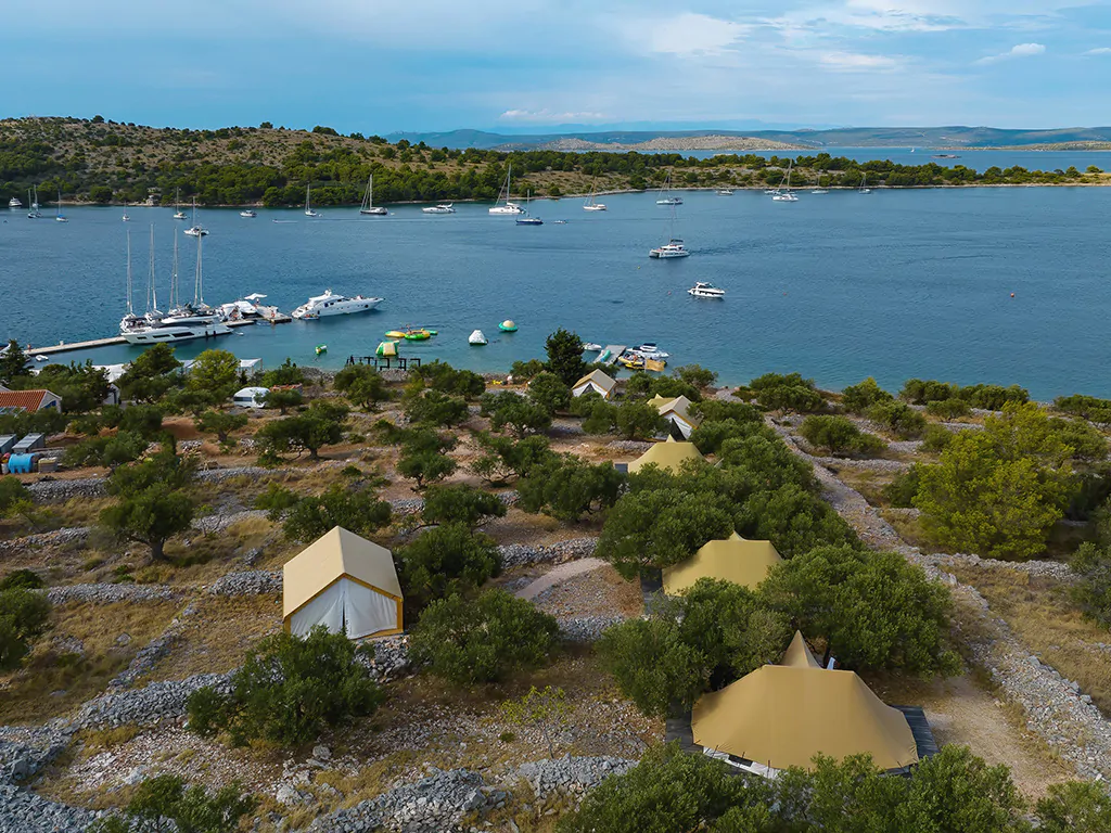 glamping-resort-view-from-above-glamping-tents-2