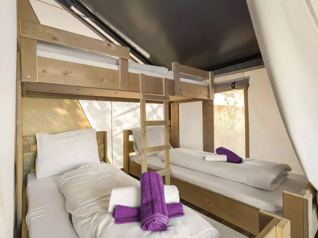 istra-sunny-tent-bedroom-bunk-beds