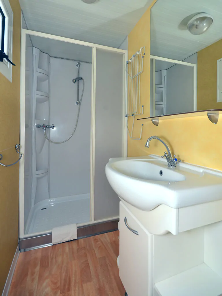 camping-tasalera-mobile-homes-bathroom-copy
