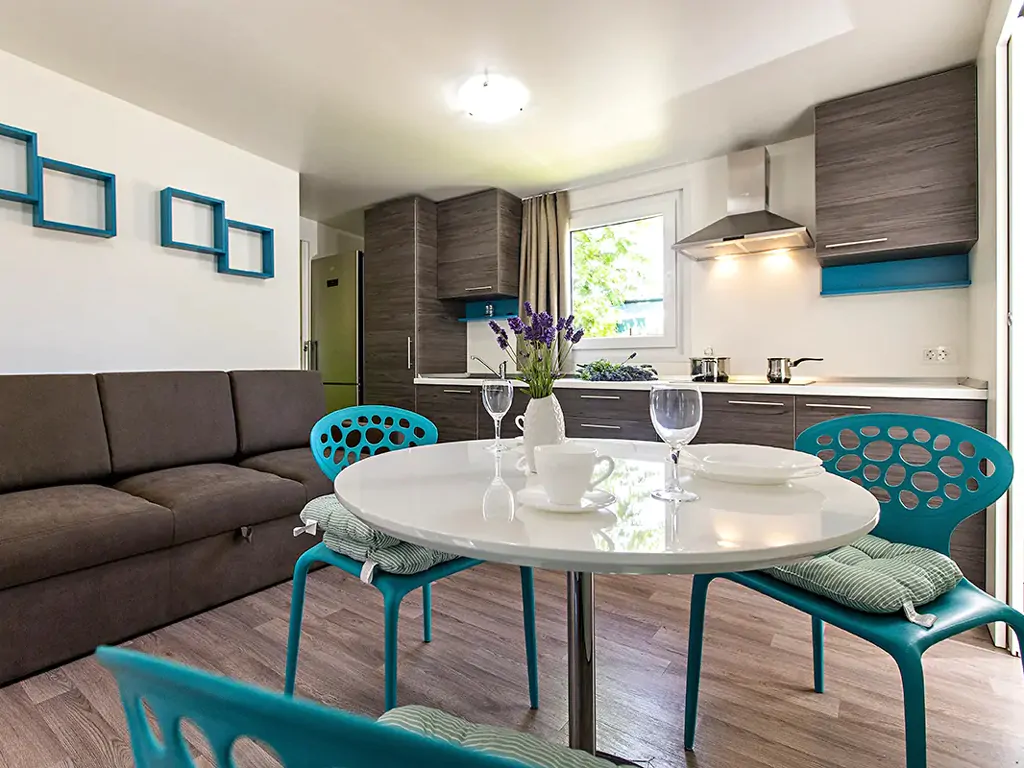 campsite-terme-ptuj-interior-mobile-home-living-room