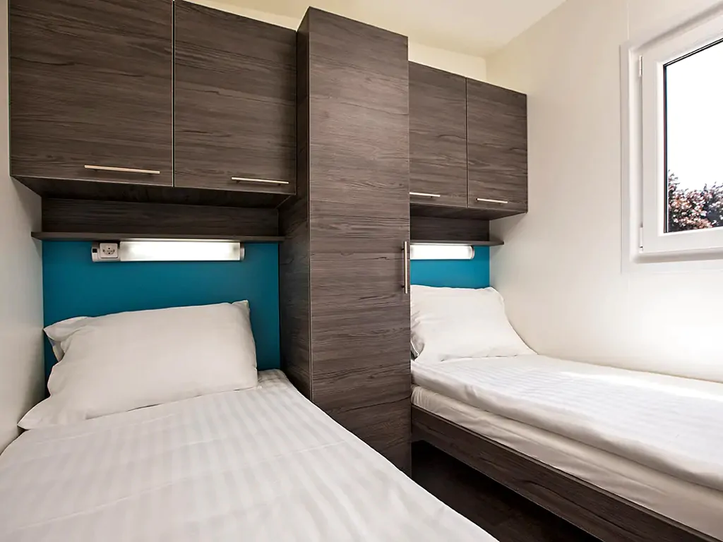 campsite-terme-ptuj-interior-mobile-home-single-beds