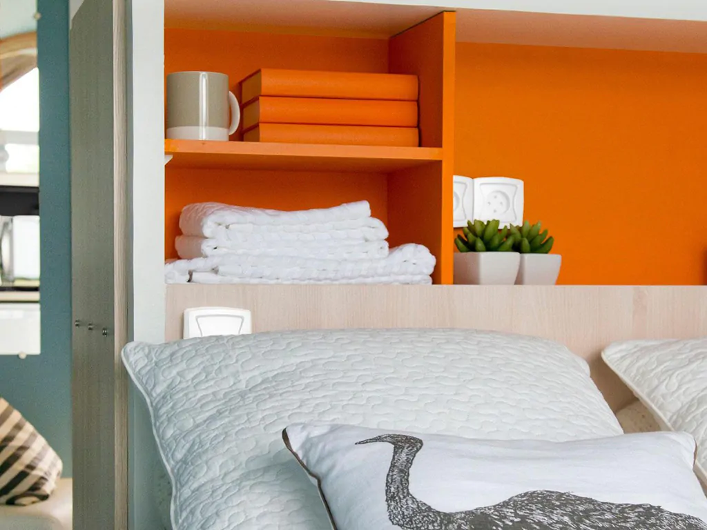 weekend-glamping-resort-coco-cuople-interior-bedroom
