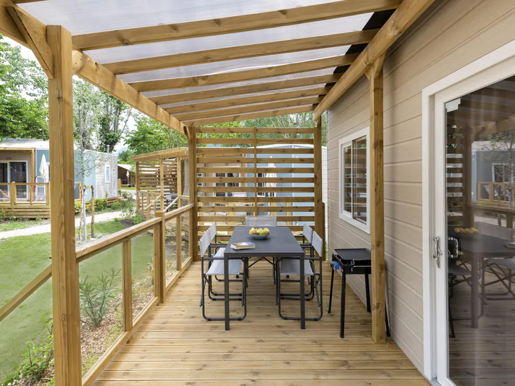 weekend-glamping-resort-next-xl-superior-terrace