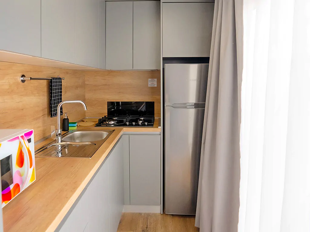 campsite-bivillage-mobile-home-premium-interior-living-room-kitchen