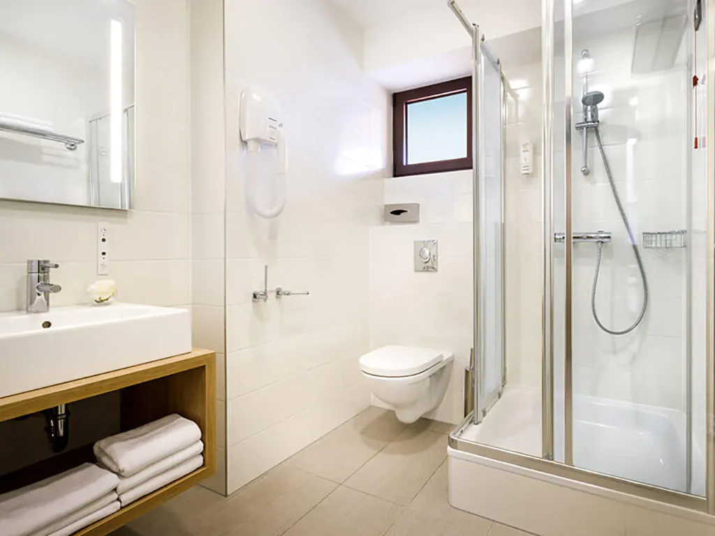 san-marino-camping-resort-bathroom
