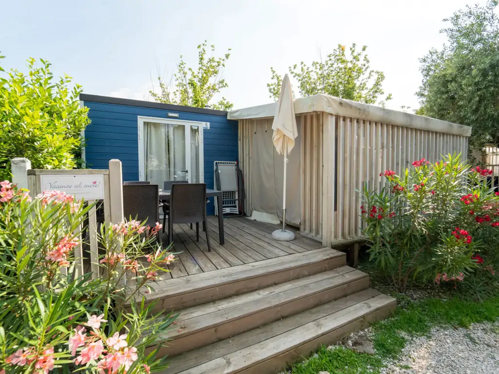 vacanze-glamping-boutique-cottage-clever-vacanze-exteriror-front-view