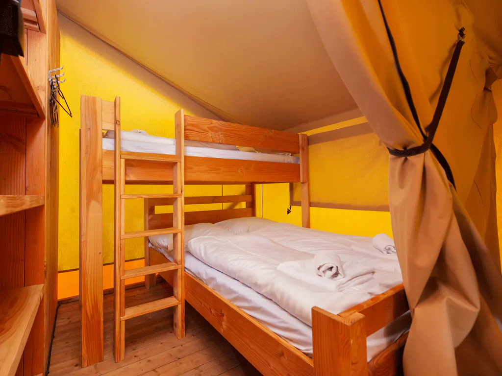 campsite-bivillage-glamping-tent-standard-interior-bedroom-bunk-beds
