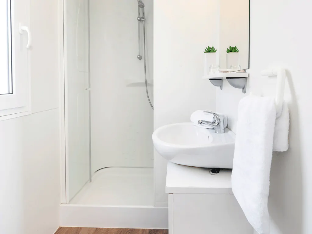 campsite-bivillage-mobile-home-relax-interior-bathroom