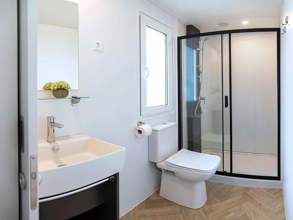 campsite-galeb-mobile-home-bathroom-2