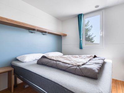 camping-simuni-premium-lounge-4-persons-bedroom-ii