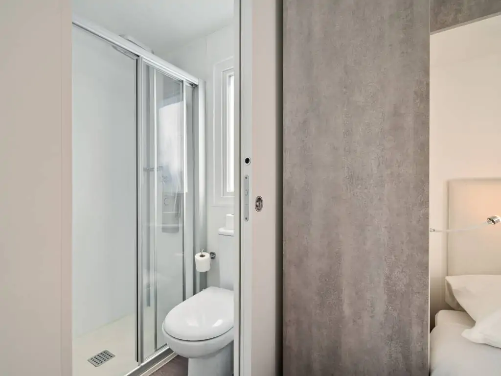 kamp-oliva-premium-for-6-bathroom